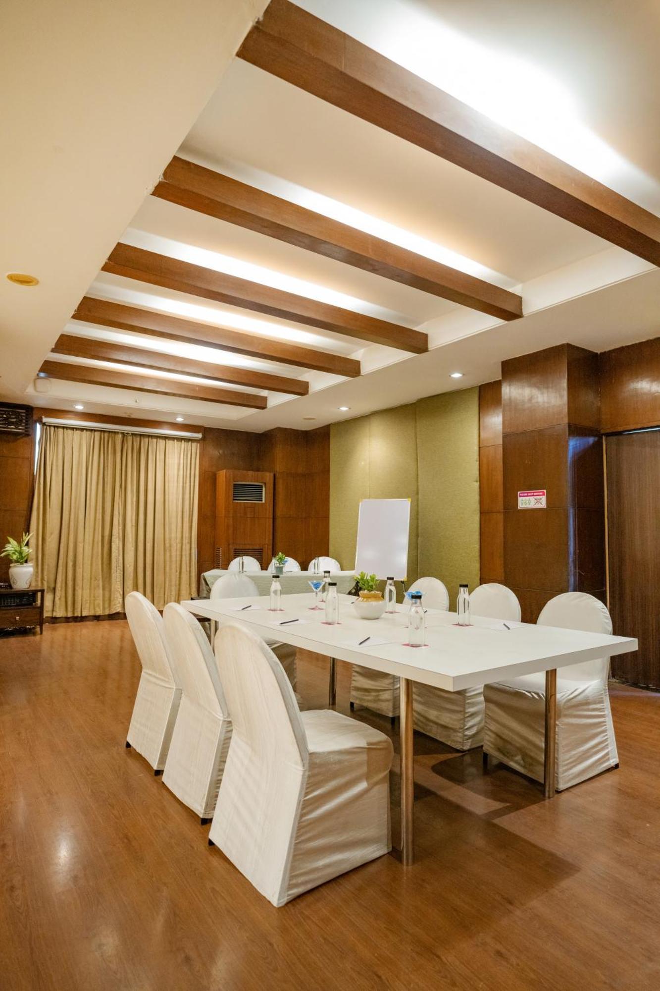 Royal Orchid Central Jaipur, Bani Park Екстер'єр фото