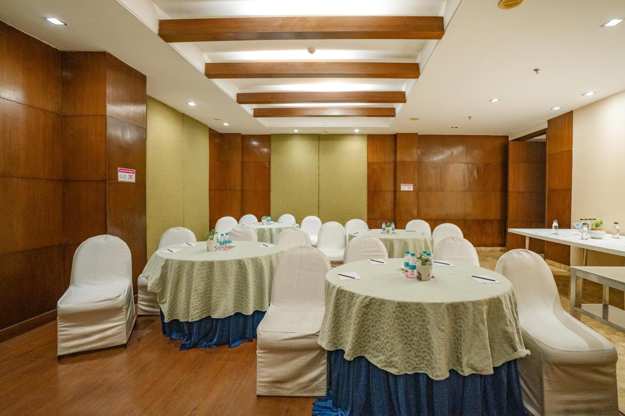Royal Orchid Central Jaipur, Bani Park Екстер'єр фото