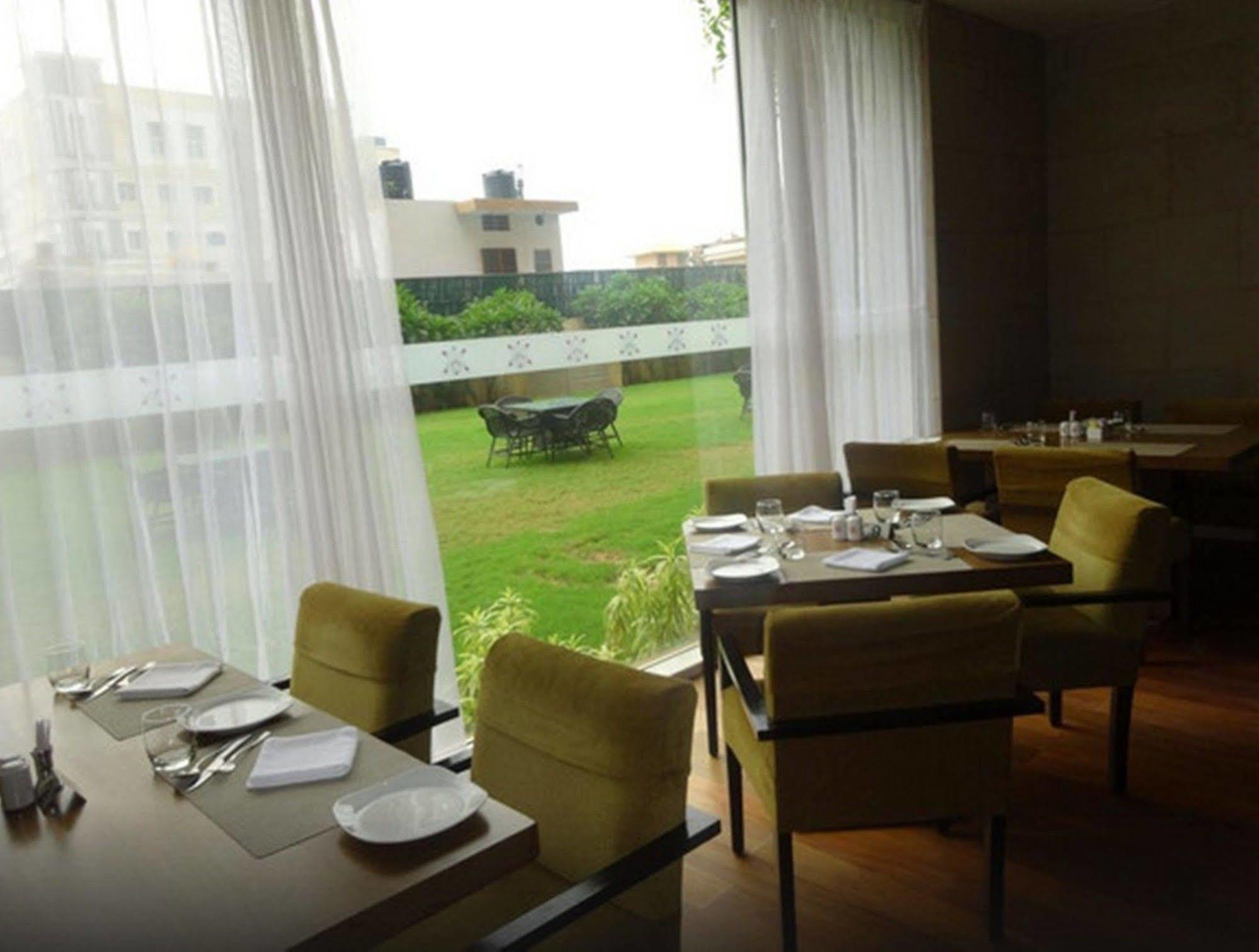 Royal Orchid Central Jaipur, Bani Park Екстер'єр фото