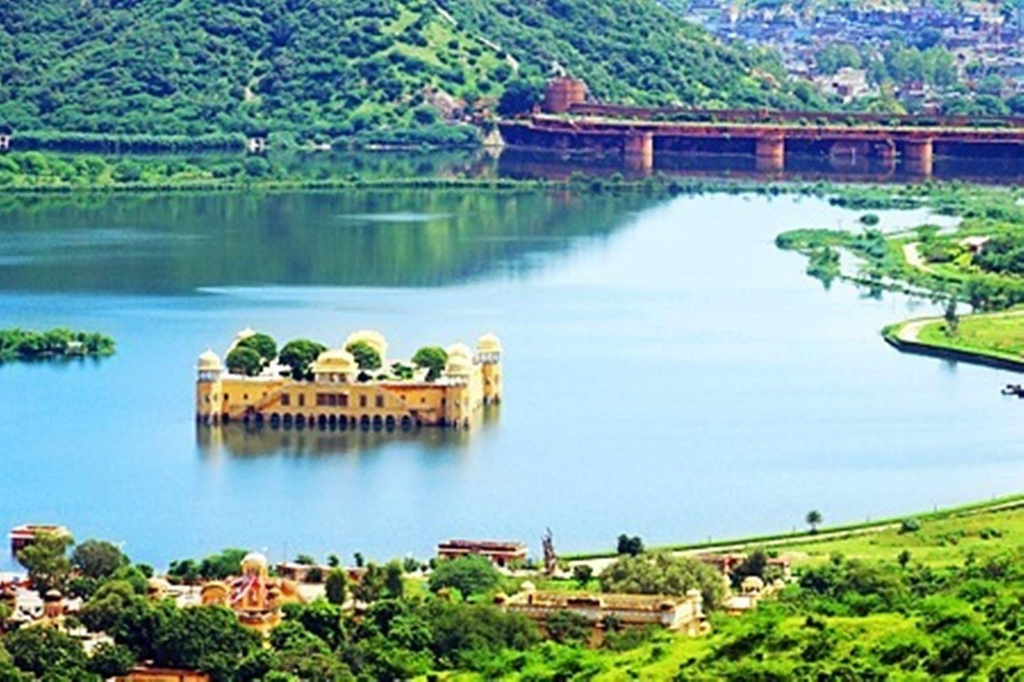 Royal Orchid Central Jaipur, Bani Park Екстер'єр фото